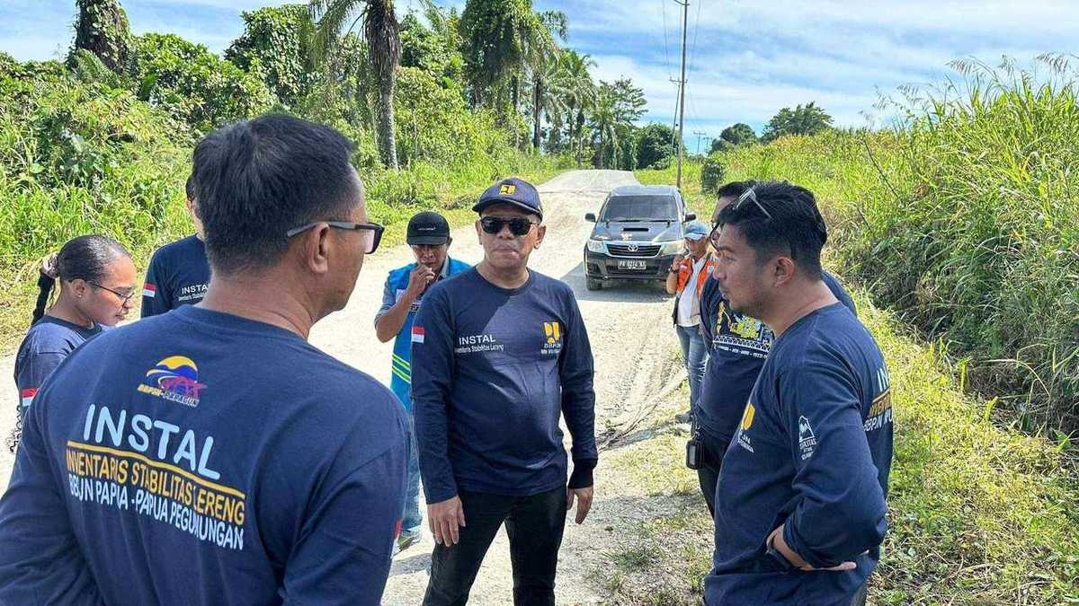 Tim INSTAL melaksanakan kunjungan pemeriksaan kondisi lereng dan jalan